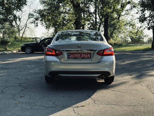 Серый Ниссан Альтима, объемом двигателя 2.5 л и пробегом 76 тыс. км за 10499 $, фото 1 на Automoto.ua