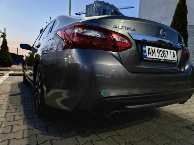 Серый Ниссан Альтима, объемом двигателя 2.5 л и пробегом 230 тыс. км за 9499 $, фото 3 на Automoto.ua