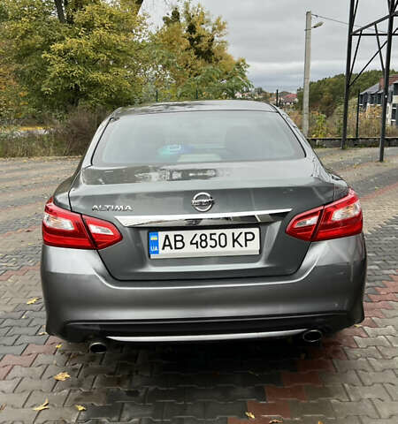 Сірий Ніссан Альтіма, об'ємом двигуна 2.49 л та пробігом 94 тис. км за 13800 $, фото 7 на Automoto.ua