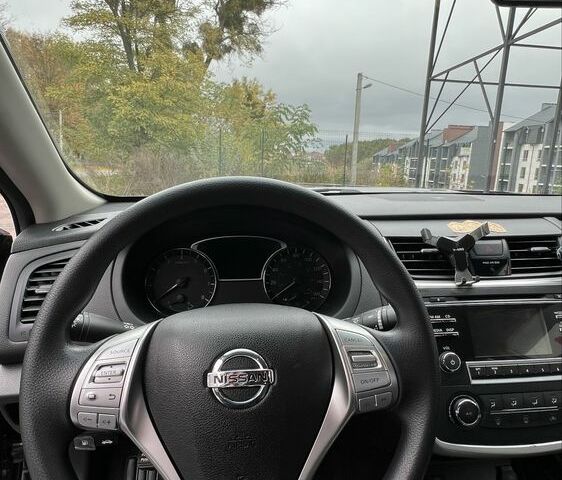 Серый Ниссан Альтима, объемом двигателя 2.5 л и пробегом 95 тыс. км за 12300 $, фото 13 на Automoto.ua