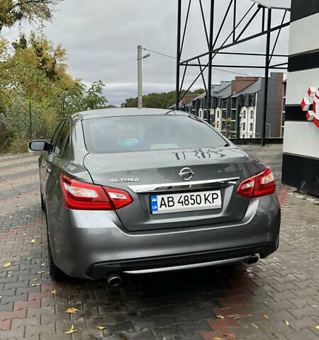 Сірий Ніссан Альтіма, об'ємом двигуна 2.49 л та пробігом 94 тис. км за 13800 $, фото 6 на Automoto.ua