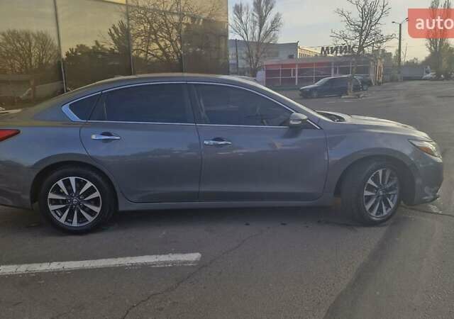 Серый Ниссан Альтима, объемом двигателя 2.49 л и пробегом 224 тыс. км за 10700 $, фото 9 на Automoto.ua