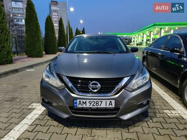 Серый Ниссан Альтима, объемом двигателя 2.49 л и пробегом 230 тыс. км за 9499 $, фото 6 на Automoto.ua