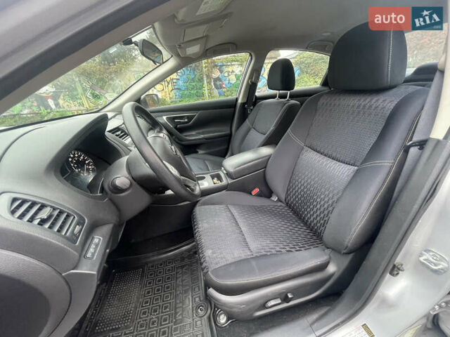 Сірий Ніссан Альтіма, об'ємом двигуна 2.49 л та пробігом 75 тис. км за 11500 $, фото 31 на Automoto.ua