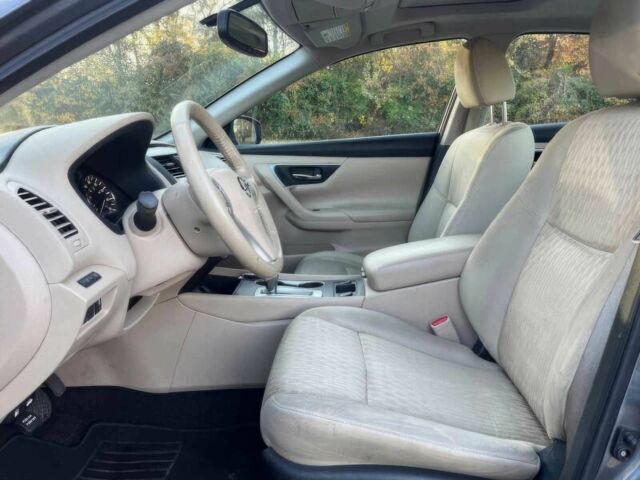 Серый Ниссан Альтима, объемом двигателя 2.5 л и пробегом 69 тыс. км за 9500 $, фото 8 на Automoto.ua