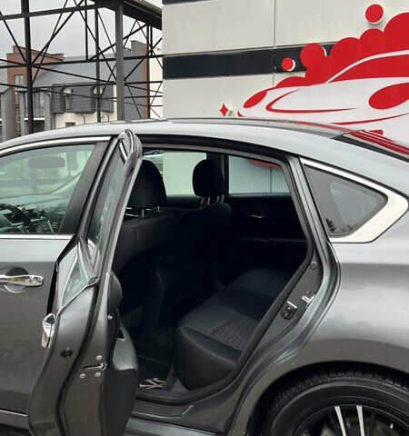 Сірий Ніссан Альтіма, об'ємом двигуна 2.49 л та пробігом 94 тис. км за 13800 $, фото 18 на Automoto.ua