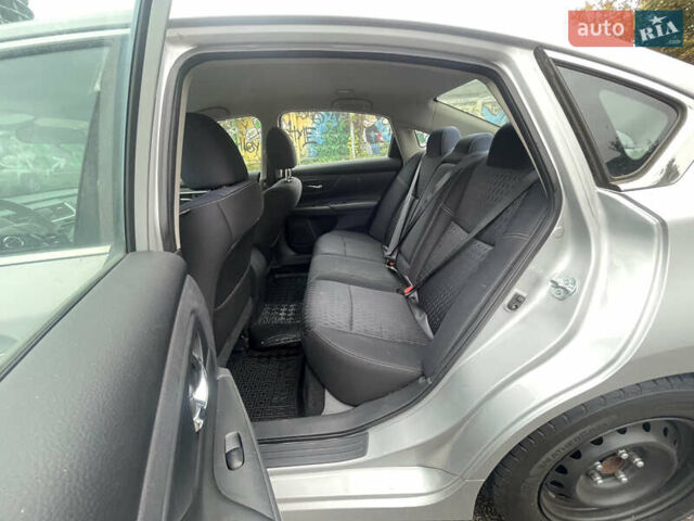 Сірий Ніссан Альтіма, об'ємом двигуна 2.49 л та пробігом 75 тис. км за 11500 $, фото 33 на Automoto.ua