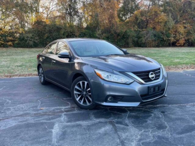 Серый Ниссан Альтима, объемом двигателя 2.5 л и пробегом 69 тыс. км за 9500 $, фото 2 на Automoto.ua