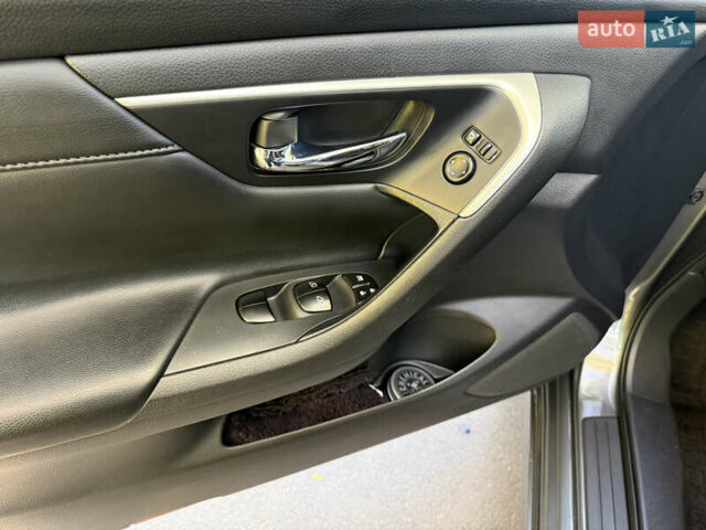 Серый Ниссан Альтима, объемом двигателя 2.49 л и пробегом 105 тыс. км за 12800 $, фото 9 на Automoto.ua