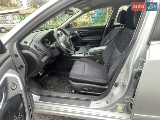 Сірий Ніссан Альтіма, об'ємом двигуна 2.49 л та пробігом 75 тис. км за 11500 $, фото 29 на Automoto.ua