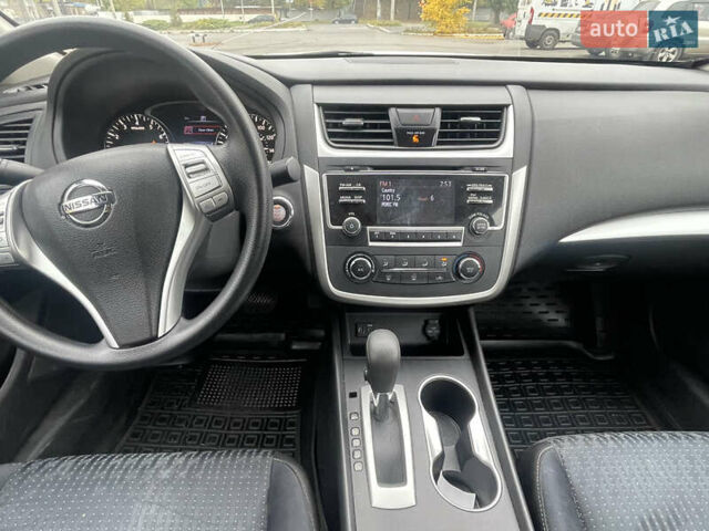 Сірий Ніссан Альтіма, об'ємом двигуна 2.49 л та пробігом 75 тис. км за 11500 $, фото 21 на Automoto.ua