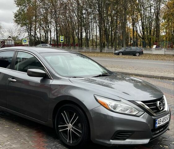 Серый Ниссан Альтима, объемом двигателя 2.5 л и пробегом 95 тыс. км за 12300 $, фото 9 на Automoto.ua