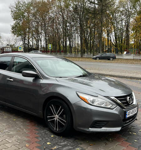 Сірий Ніссан Альтіма, об'ємом двигуна 2.49 л та пробігом 94 тис. км за 13800 $, фото 11 на Automoto.ua
