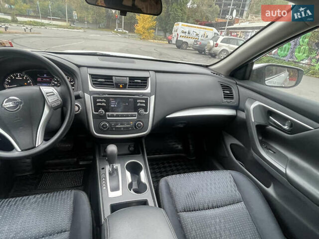 Сірий Ніссан Альтіма, об'ємом двигуна 2.49 л та пробігом 75 тис. км за 11500 $, фото 23 на Automoto.ua