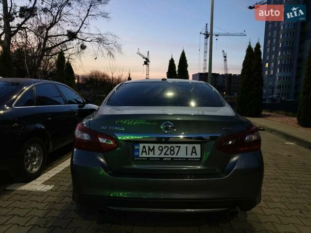 Серый Ниссан Альтима, объемом двигателя 2.49 л и пробегом 230 тыс. км за 9499 $, фото 4 на Automoto.ua