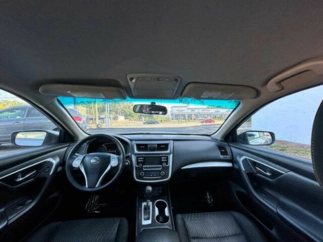 Серый Ниссан Альтима, объемом двигателя 2.5 л и пробегом 67 тыс. км за 1850 $, фото 8 на Automoto.ua