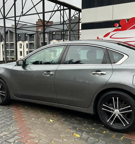 Сірий Ніссан Альтіма, об'ємом двигуна 2.49 л та пробігом 94 тис. км за 13800 $, фото 4 на Automoto.ua