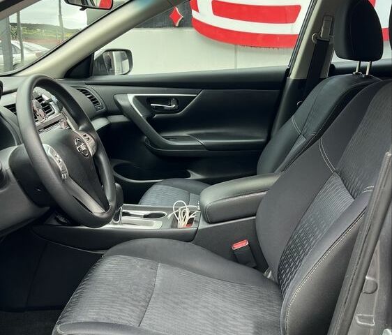 Серый Ниссан Альтима, объемом двигателя 2.5 л и пробегом 95 тыс. км за 12300 $, фото 12 на Automoto.ua