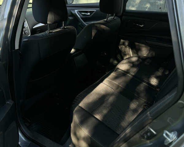 Серый Ниссан Альтима, объемом двигателя 2.49 л и пробегом 217 тыс. км за 11000 $, фото 14 на Automoto.ua