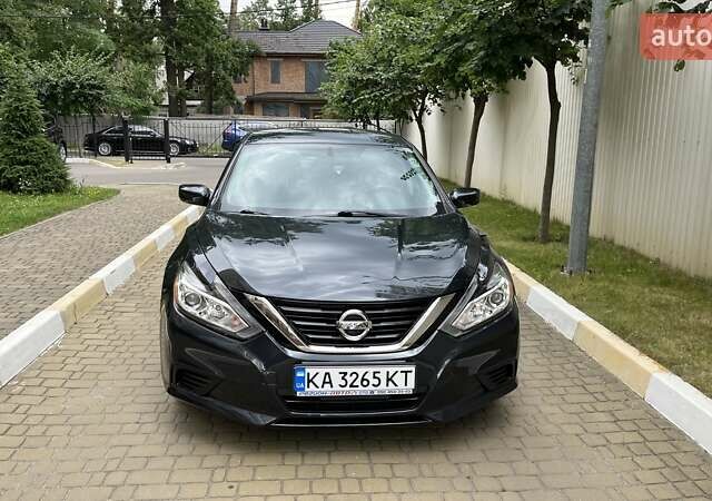 Серый Ниссан Альтима, объемом двигателя 2.5 л и пробегом 109 тыс. км за 11991 $, фото 2 на Automoto.ua