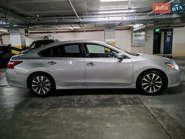 Сірий Ніссан Альтіма, об'ємом двигуна 2.49 л та пробігом 185 тис. км за 10500 $, фото 3 на Automoto.ua