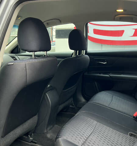 Сірий Ніссан Альтіма, об'ємом двигуна 2.49 л та пробігом 94 тис. км за 13800 $, фото 19 на Automoto.ua