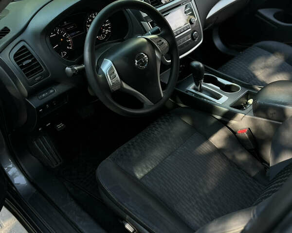 Серый Ниссан Альтима, объемом двигателя 2.49 л и пробегом 217 тыс. км за 11000 $, фото 12 на Automoto.ua