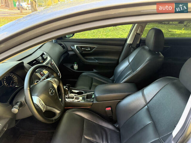 Серый Ниссан Альтима, объемом двигателя 2.49 л и пробегом 105 тыс. км за 12800 $, фото 8 на Automoto.ua