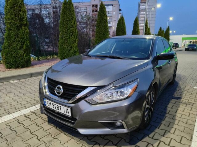 Серый Ниссан Альтима, объемом двигателя 2.5 л и пробегом 230 тыс. км за 9499 $, фото 6 на Automoto.ua