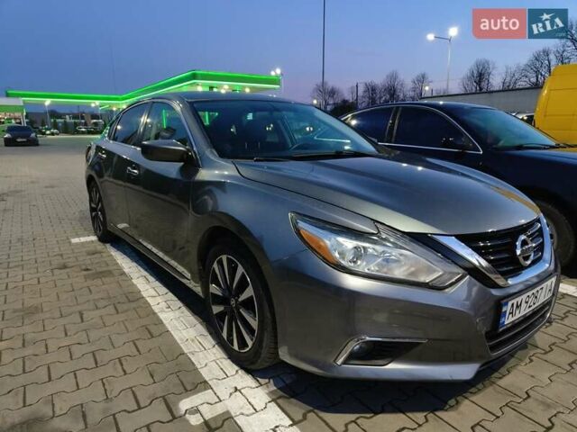 Серый Ниссан Альтима, объемом двигателя 2.49 л и пробегом 230 тыс. км за 9499 $, фото 7 на Automoto.ua