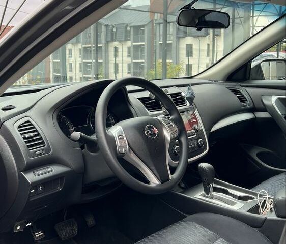 Серый Ниссан Альтима, объемом двигателя 2.5 л и пробегом 95 тыс. км за 12300 $, фото 11 на Automoto.ua