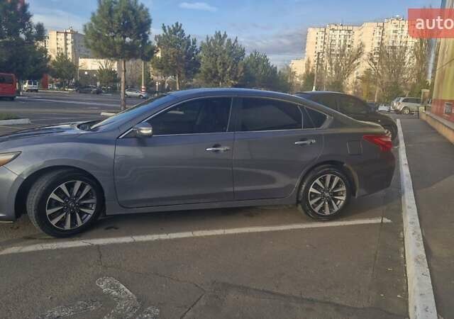 Серый Ниссан Альтима, объемом двигателя 2.49 л и пробегом 224 тыс. км за 10700 $, фото 7 на Automoto.ua