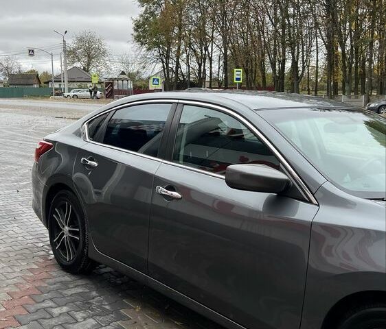 Серый Ниссан Альтима, объемом двигателя 2.5 л и пробегом 95 тыс. км за 12300 $, фото 8 на Automoto.ua
