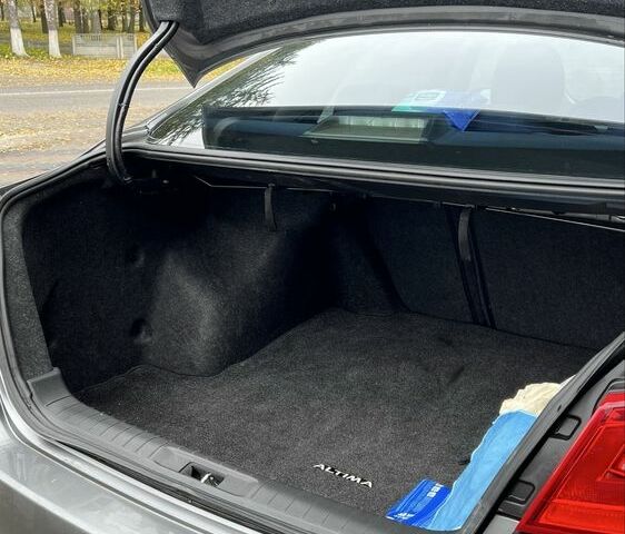 Серый Ниссан Альтима, объемом двигателя 2.5 л и пробегом 95 тыс. км за 12300 $, фото 18 на Automoto.ua