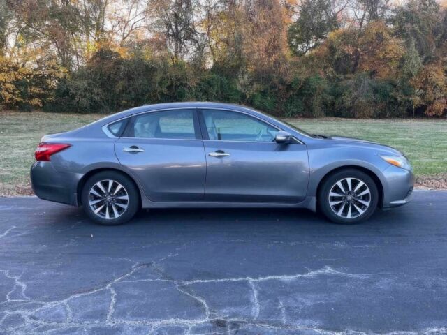 Серый Ниссан Альтима, объемом двигателя 2.5 л и пробегом 69 тыс. км за 9500 $, фото 3 на Automoto.ua