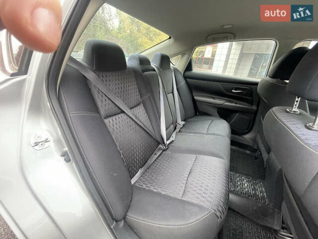 Сірий Ніссан Альтіма, об'ємом двигуна 2.49 л та пробігом 75 тис. км за 11500 $, фото 34 на Automoto.ua