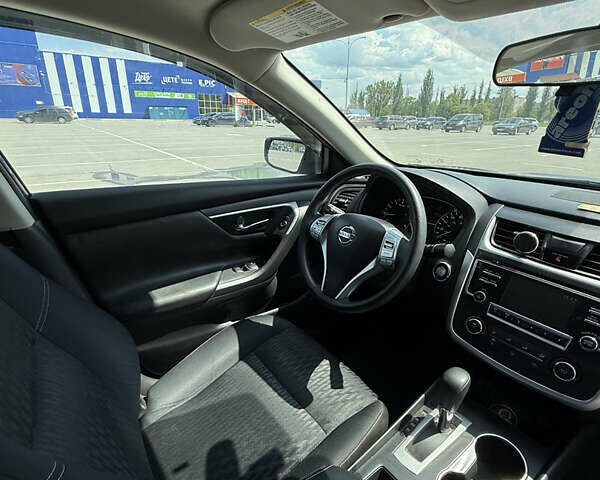 Сірий Ніссан Альтіма, об'ємом двигуна 2.49 л та пробігом 65 тис. км за 13500 $, фото 20 на Automoto.ua