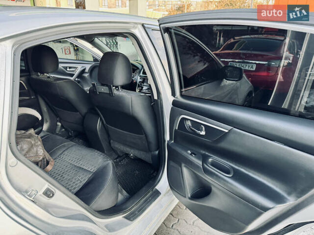 Серый Ниссан Альтима, объемом двигателя 2.49 л и пробегом 117 тыс. км за 11200 $, фото 9 на Automoto.ua