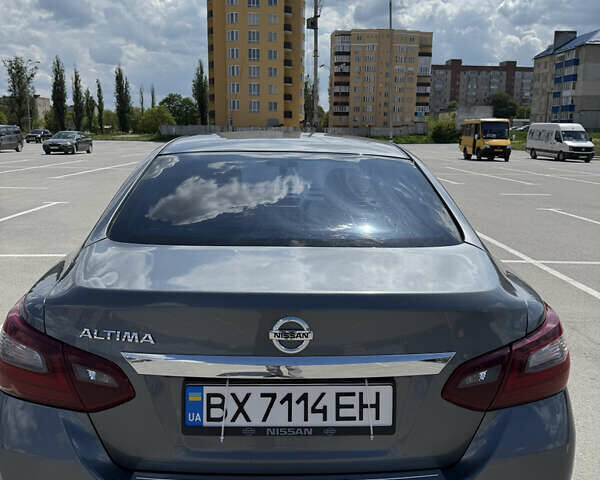 Сірий Ніссан Альтіма, об'ємом двигуна 2.49 л та пробігом 65 тис. км за 13500 $, фото 7 на Automoto.ua