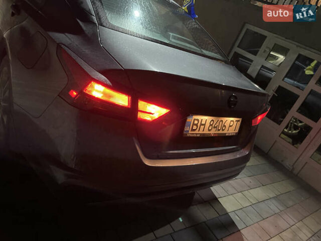 Сірий Ніссан Альтіма, об'ємом двигуна 2.5 л та пробігом 37 тис. км за 17000 $, фото 5 на Automoto.ua