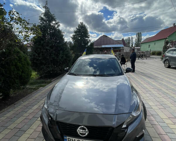 Сірий Ніссан Альтіма, об'ємом двигуна 2.5 л та пробігом 37 тис. км за 17000 $, фото 3 на Automoto.ua
