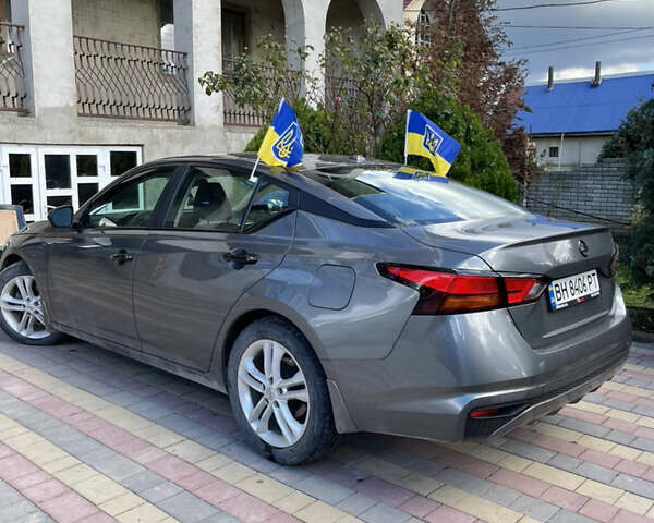 Сірий Ніссан Альтіма, об'ємом двигуна 2.5 л та пробігом 37 тис. км за 17000 $, фото 2 на Automoto.ua