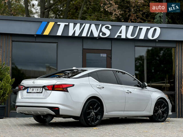 Сірий Ніссан Альтіма, об'ємом двигуна 2.5 л та пробігом 82 тис. км за 14500 $, фото 19 на Automoto.ua