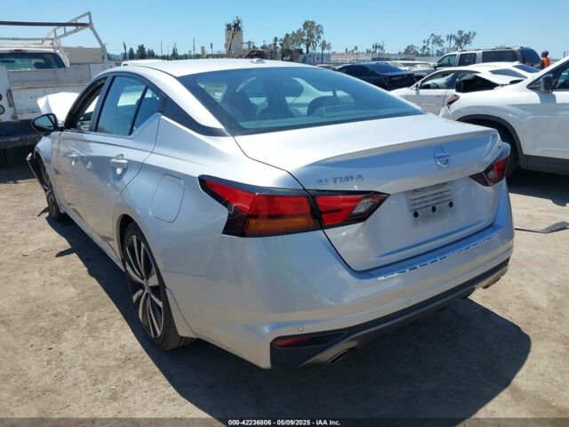 Серый Ниссан Альтима, объемом двигателя 2.5 л и пробегом 99 тыс. км за 11500 $, фото 2 на Automoto.ua