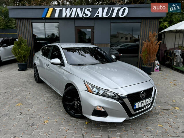 Сірий Ніссан Альтіма, об'ємом двигуна 2.5 л та пробігом 82 тис. км за 14500 $, фото 14 на Automoto.ua