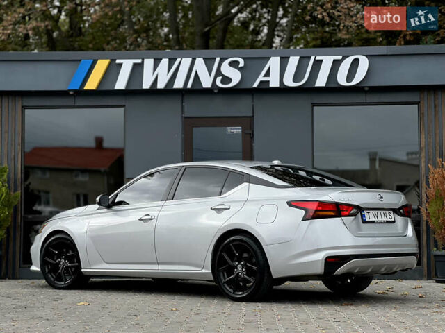 Сірий Ніссан Альтіма, об'ємом двигуна 2.5 л та пробігом 82 тис. км за 14500 $, фото 23 на Automoto.ua