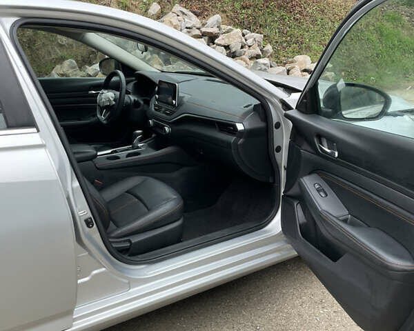 Сірий Ніссан Альтіма, об'ємом двигуна 2.49 л та пробігом 99 тис. км за 11500 $, фото 13 на Automoto.ua