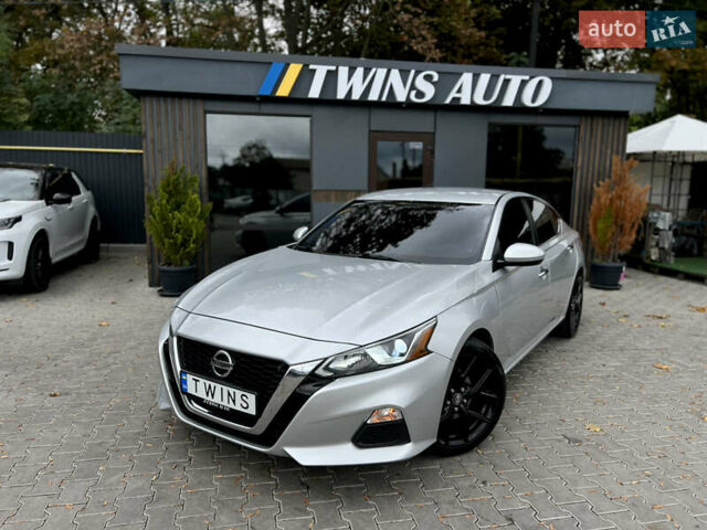 Сірий Ніссан Альтіма, об'ємом двигуна 2.5 л та пробігом 82 тис. км за 14500 $, фото 10 на Automoto.ua