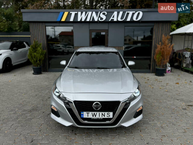 Сірий Ніссан Альтіма, об'ємом двигуна 2.5 л та пробігом 82 тис. км за 14500 $, фото 13 на Automoto.ua