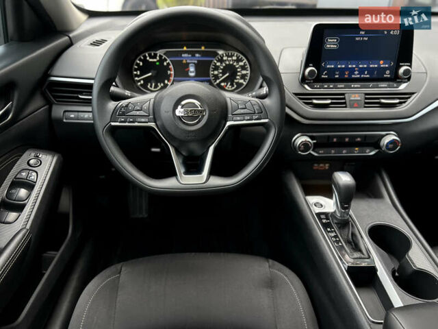 Сірий Ніссан Альтіма, об'ємом двигуна 2.5 л та пробігом 82 тис. км за 14500 $, фото 9 на Automoto.ua